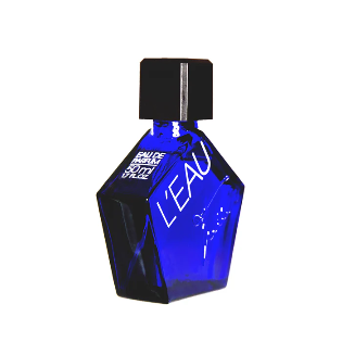 Luxury niche fragrance – Tauer L’Eau with lemon, orange, and sandalwood notes.